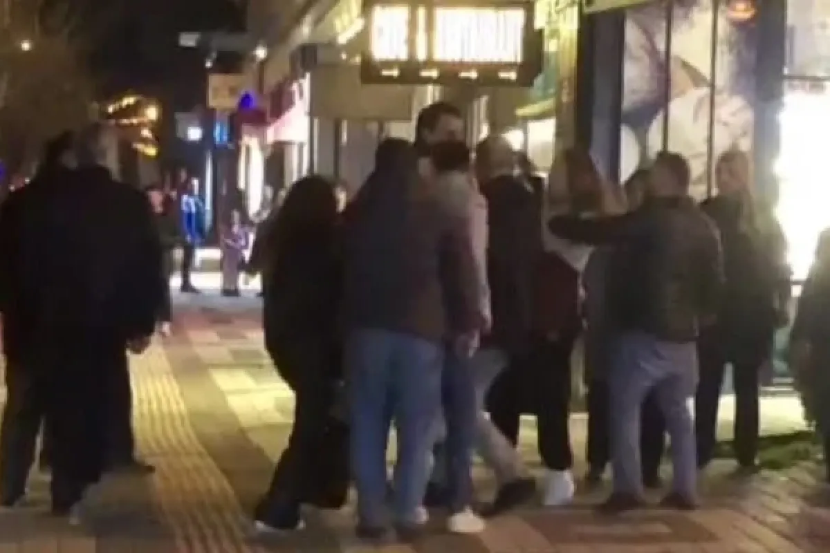 İnegöl'de kızların kavgası kamerada