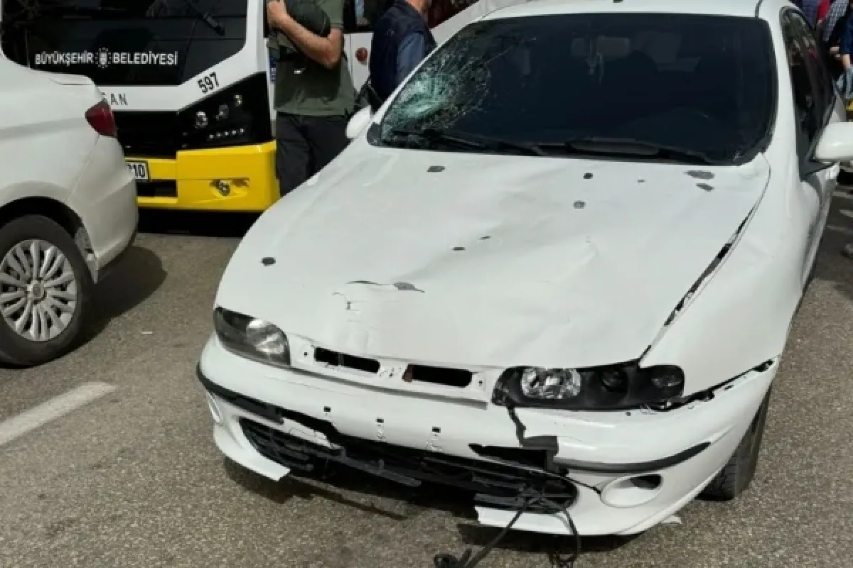 Bursa’da yaya geçidinde feci kaza: Anne hayatını kaybetti, çocukları yaralandı