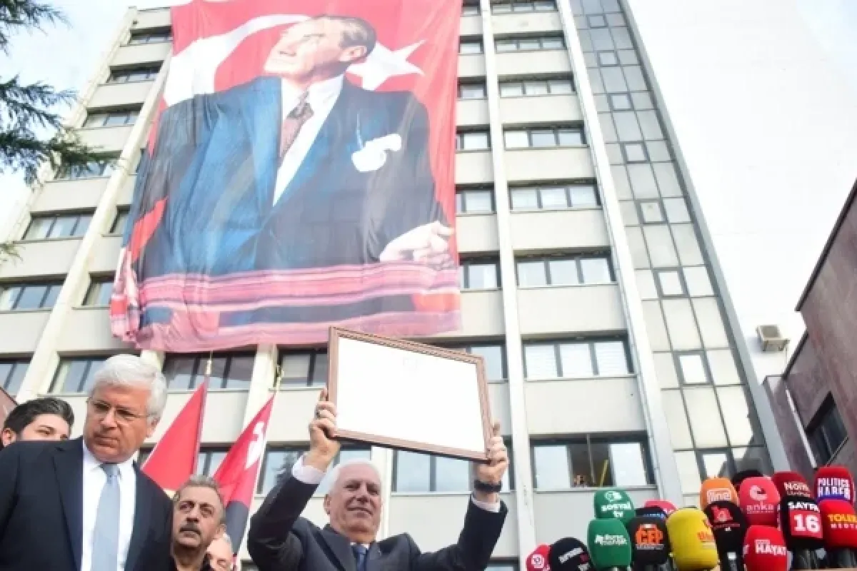 Bozbey mazbatasını aldı... Bursalılara bayram müjdesini verdi