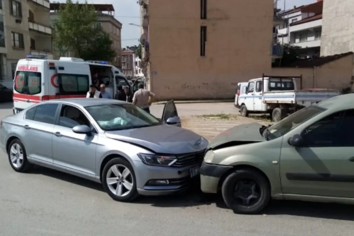 Kafa kafaya çarpıştılar!