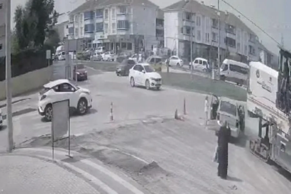 Kaza anı güvenlik kamerasında