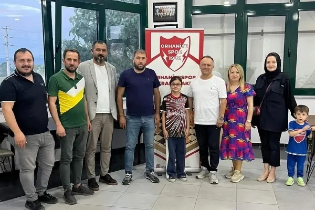 Orhaniyespor'un Milli Satranç Sporcusu Zeynep Sönmez İrlanda'ya Uğurlandı