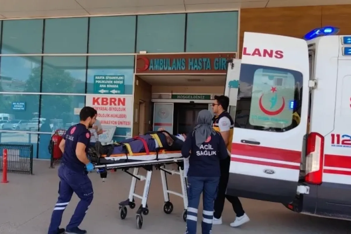 Tamirat için çıktığı çatıdan düşüp hastanelik oldu