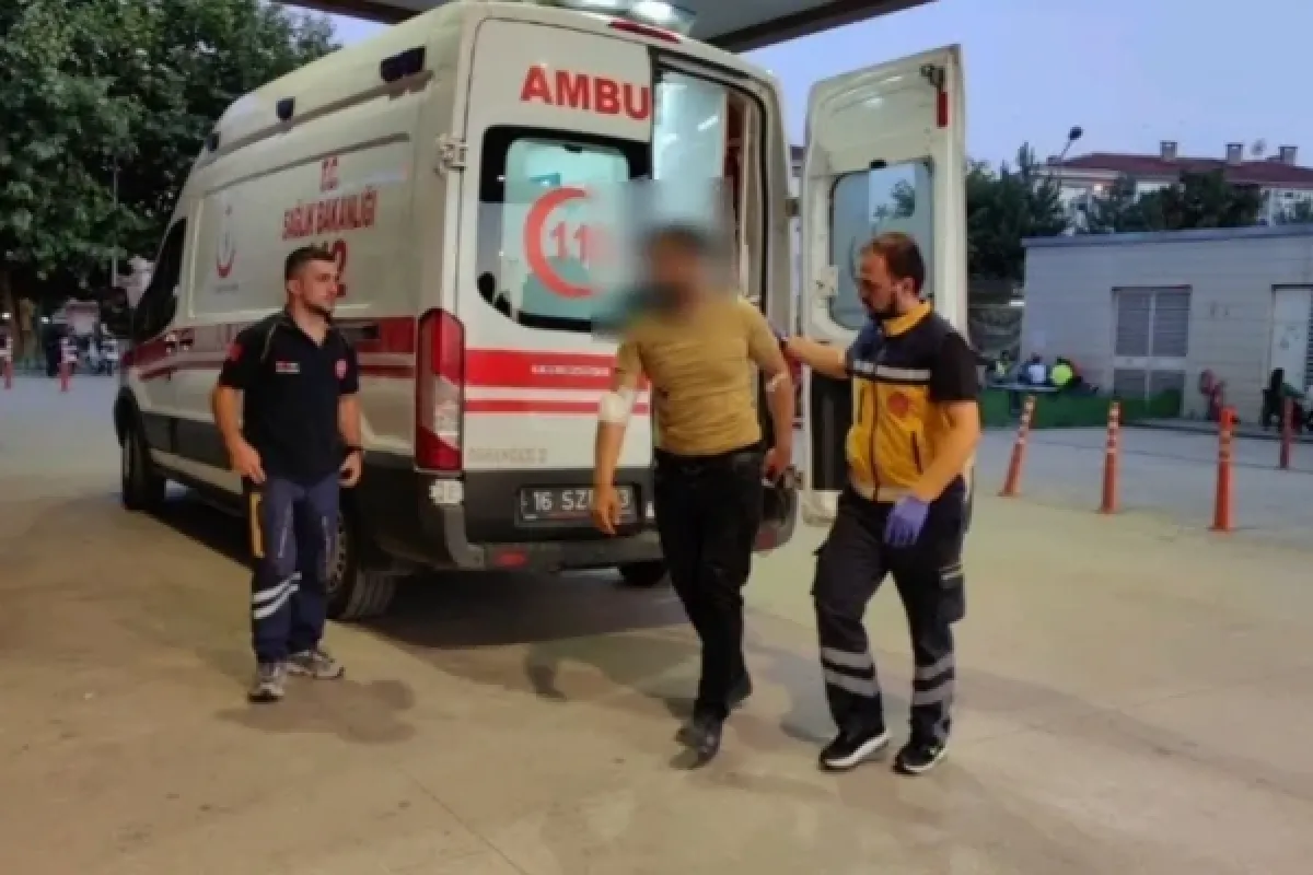 İnegöl'de kavgayı ayırırken bıçaklandı