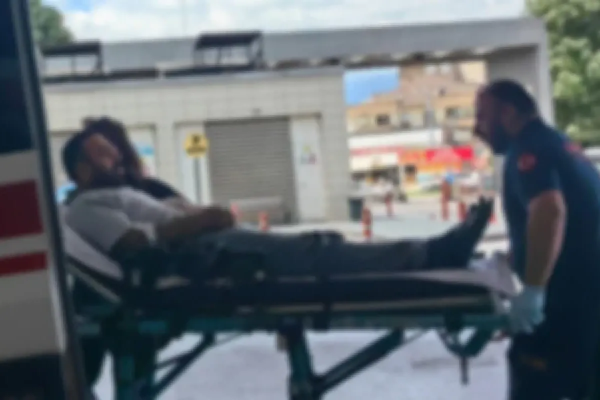 İnegöl'de kamyonet devrildi: Yaralılar var