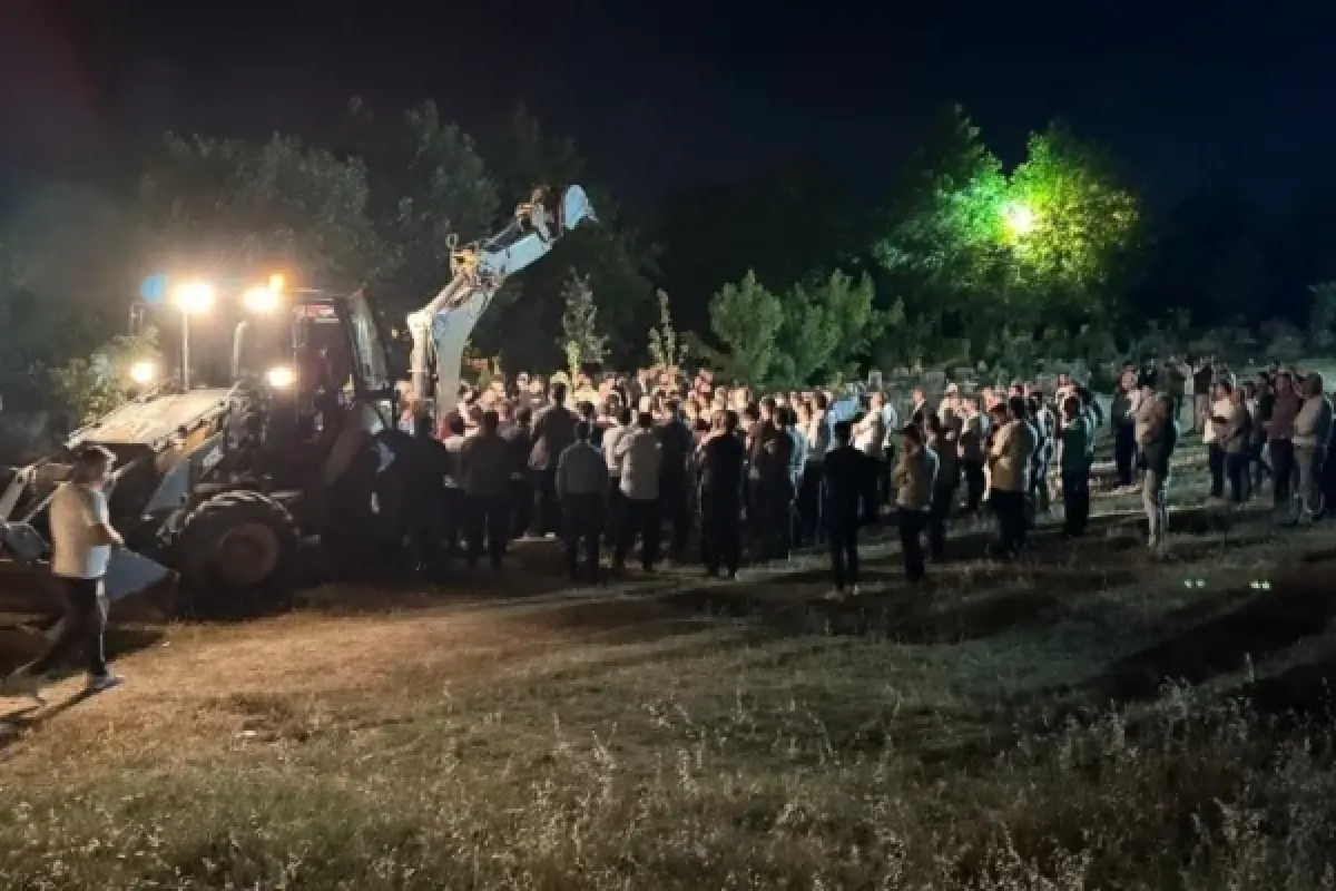 Gözyaşları arasında defnedildi
