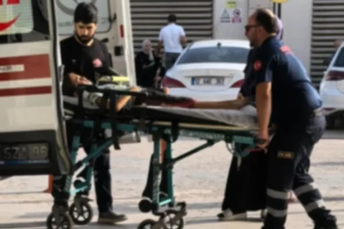 Parkta kaydıraktan düşen çocuk yaralandı