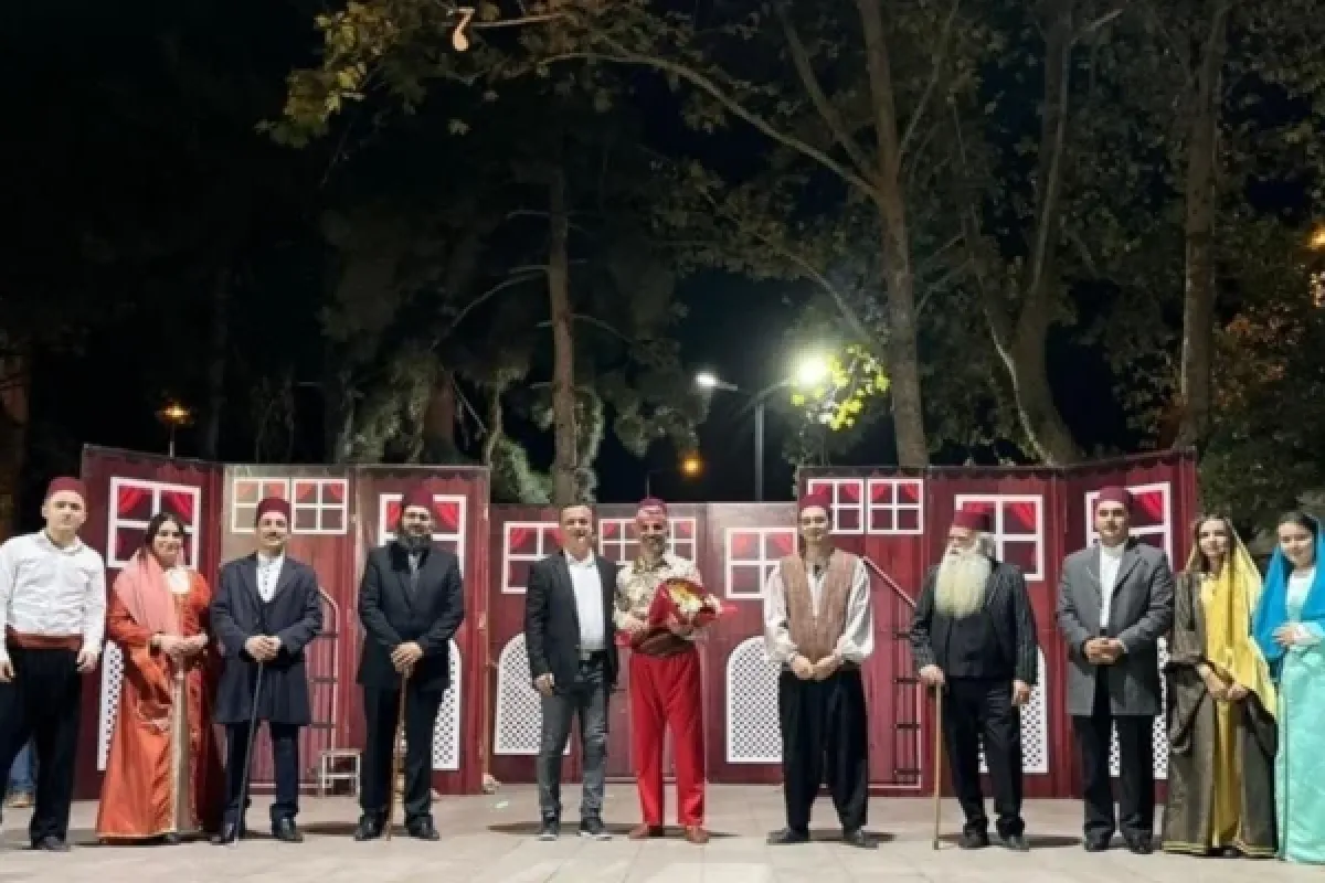 İnegöl Belediyesi Şehir Tiyatrosu Komşu İlçeye Konuk Oldu