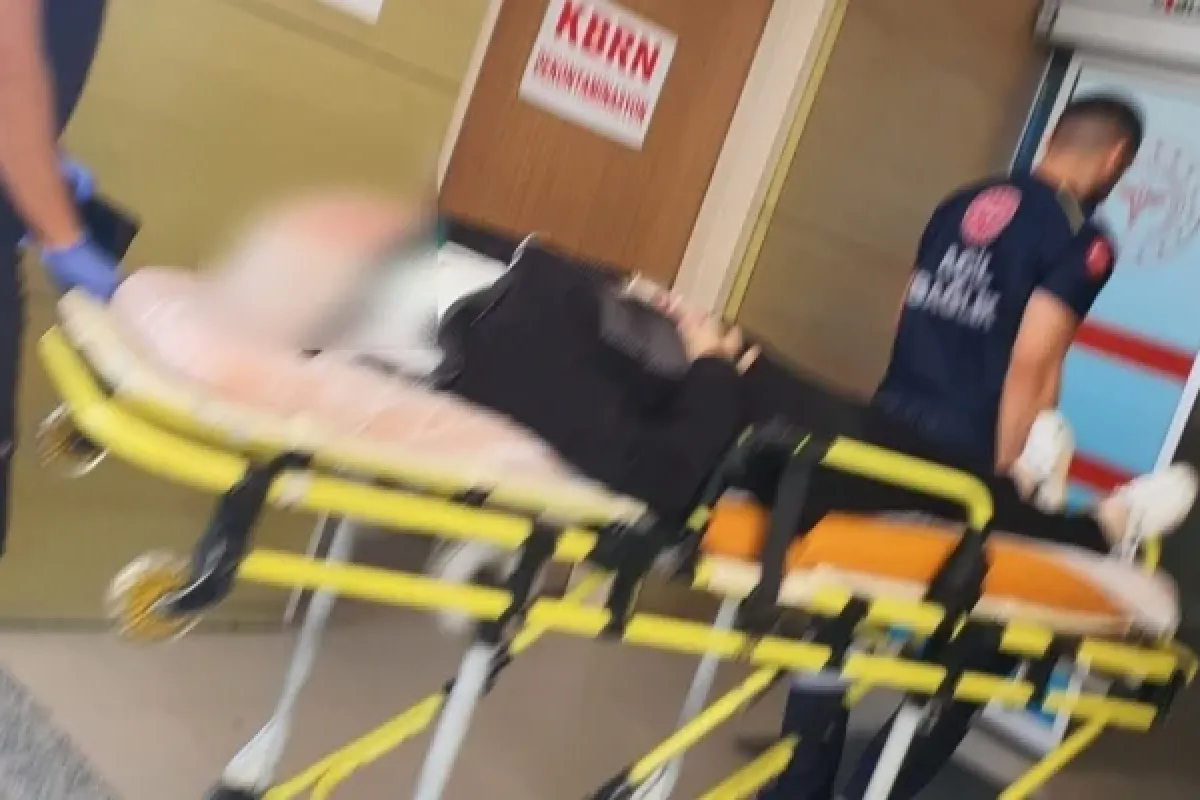 Otomobil ile hafif ticari araç çarpıştı
