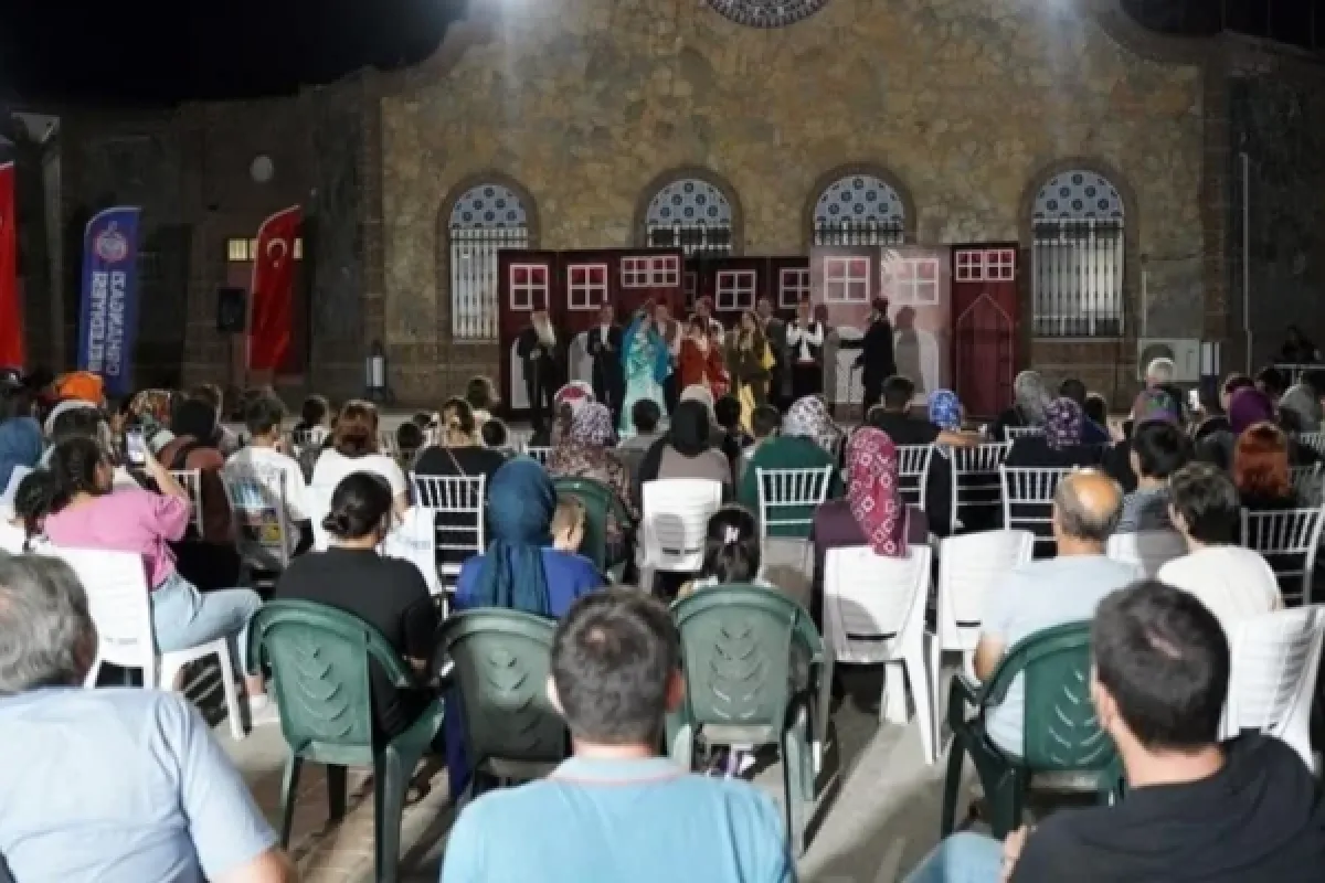 İnegöl Belediyesi Şehir Tiyatrosu Yaz Turnesinde
