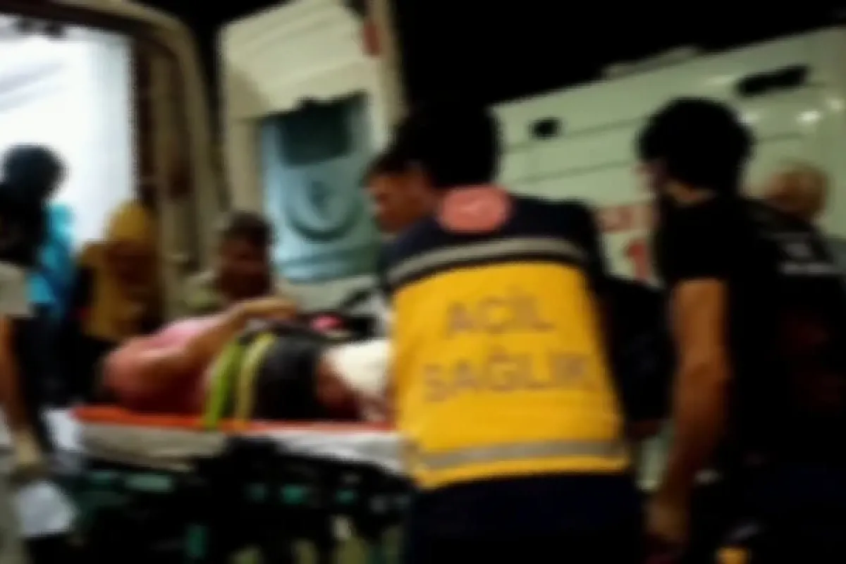 İnegöl'de hafif ticari araç ile motosiklet çarpıştı