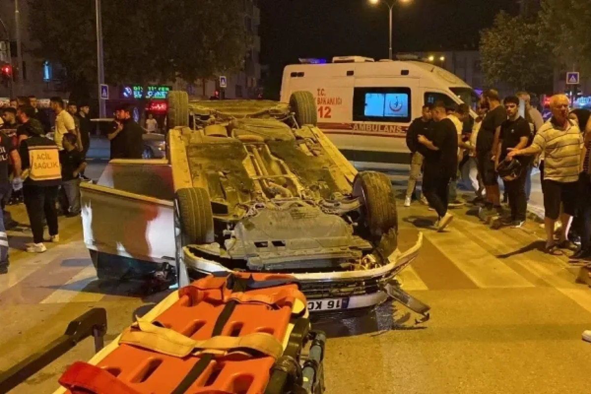 Kontrolden çıkan otomobil takla attı