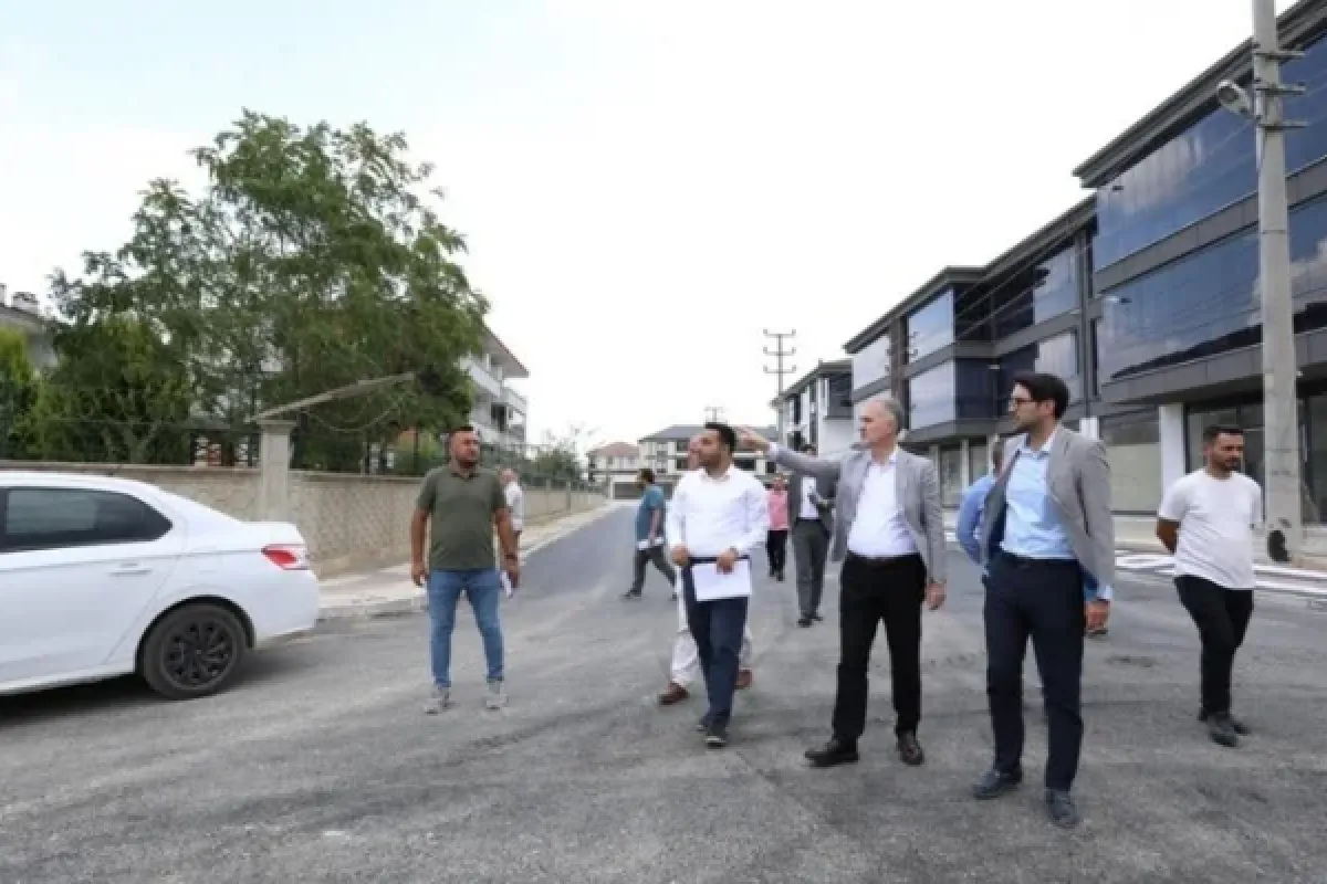 Ertuğrulgazi Mahallesinde Tretuvar Ve Yol Kaplama Çalışmaları Sürüyor