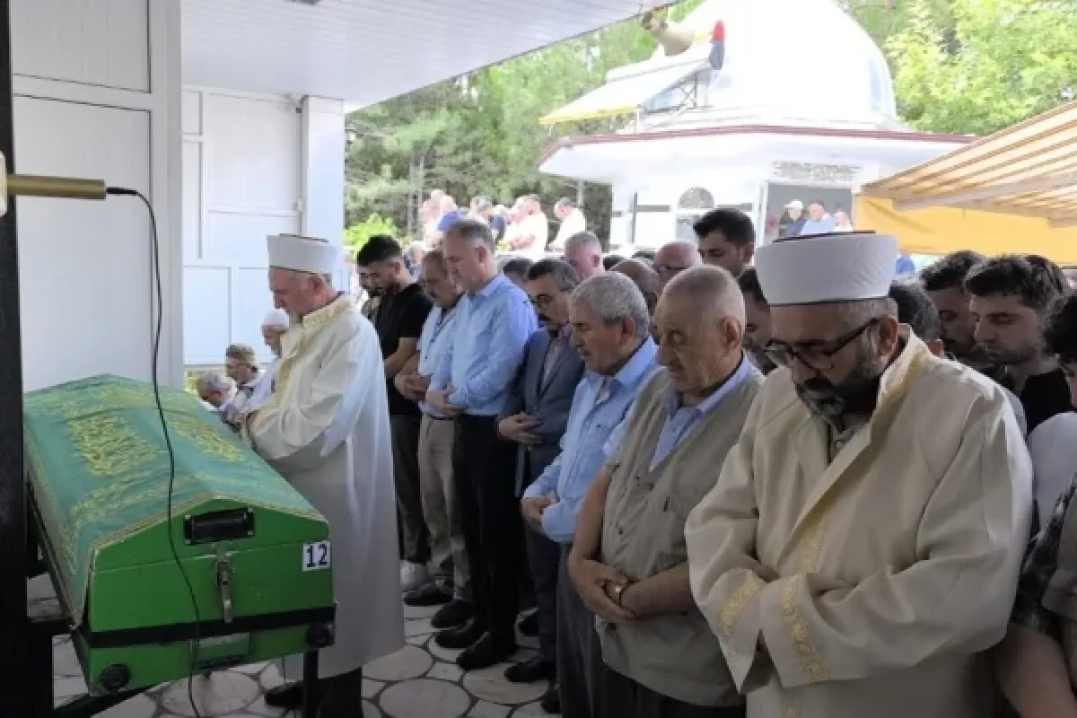 Gözyaşlarıyla uğurlandılar