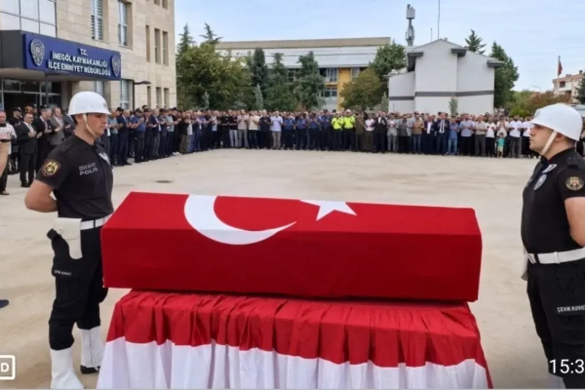 Hayatını kaybeden polis için tören: Gözyaşlarıyla uğurlandı ...