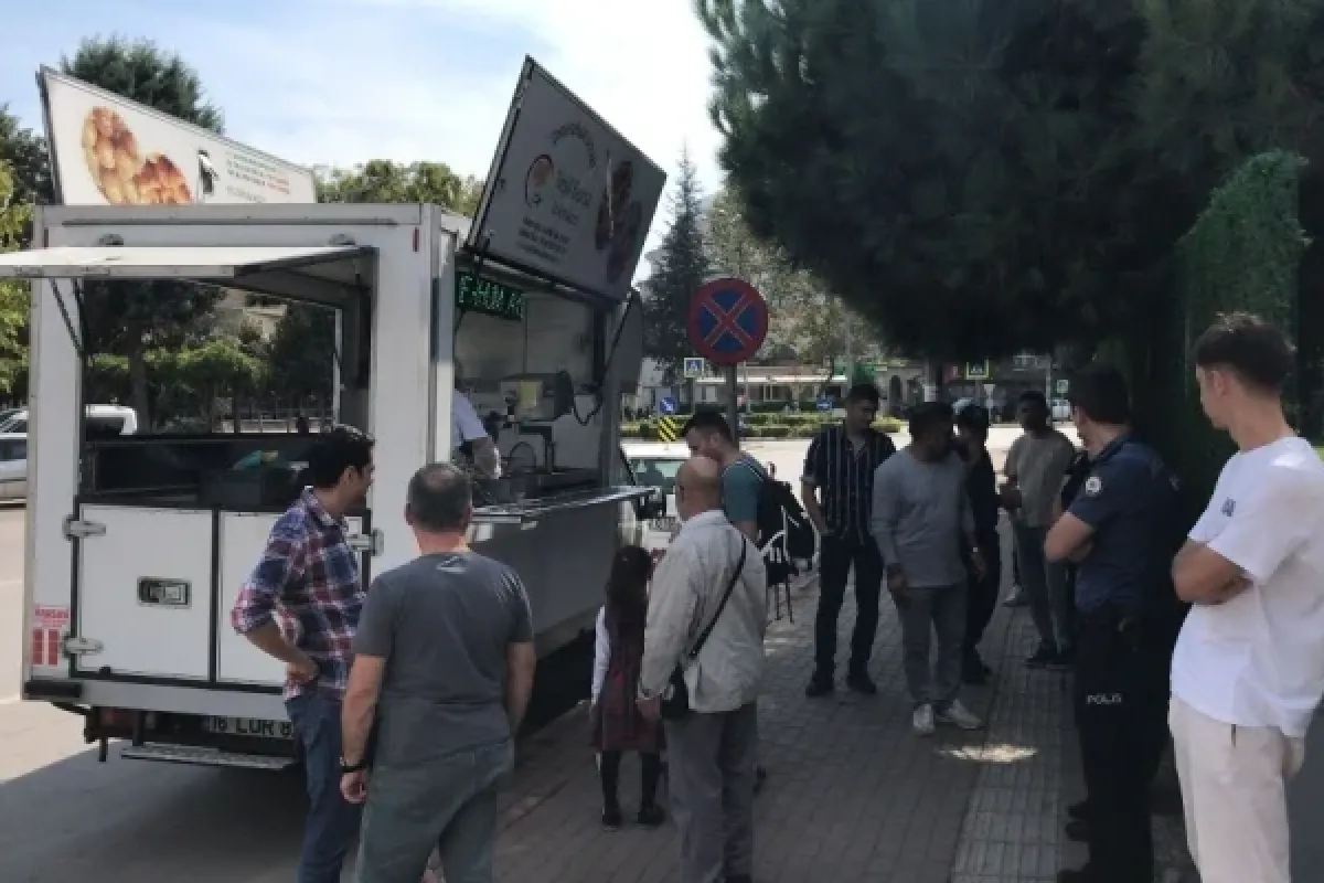 Aydın Eryaşar için lokma dağıtıldı