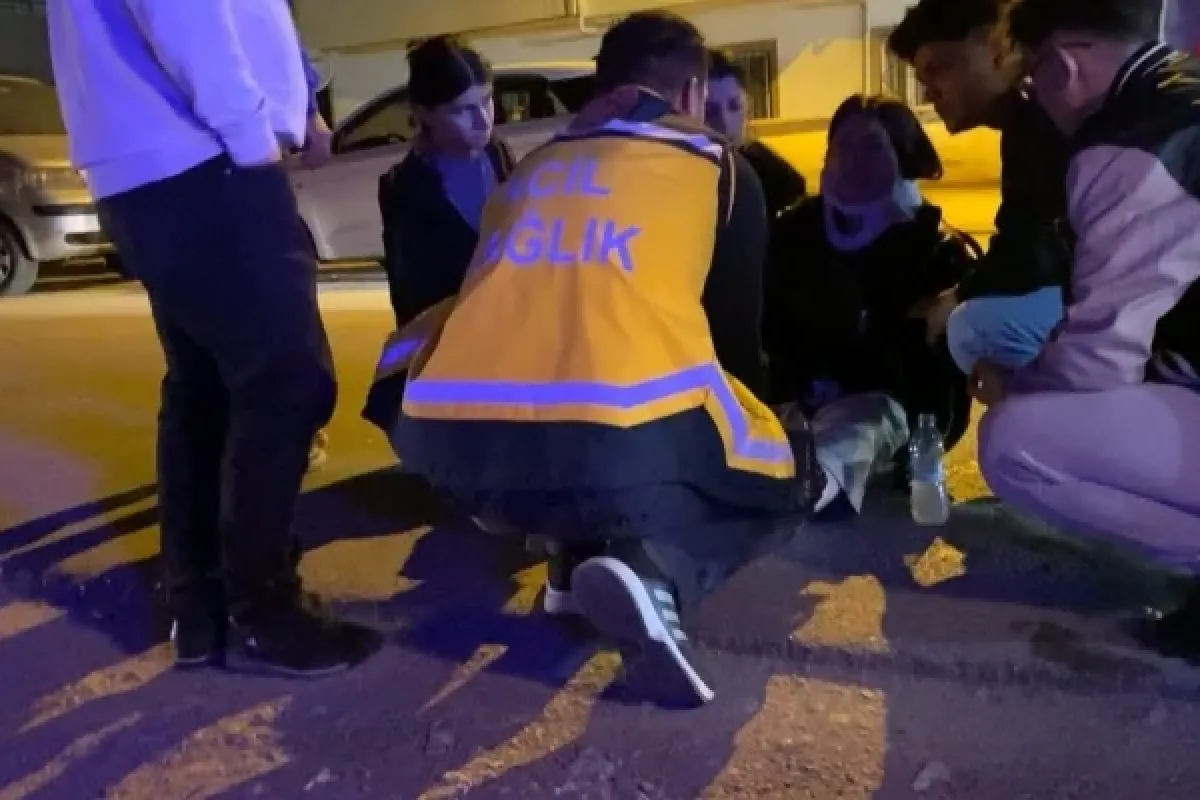 Kontrolden çıkan motosiklet devrildi: 2 yaralı