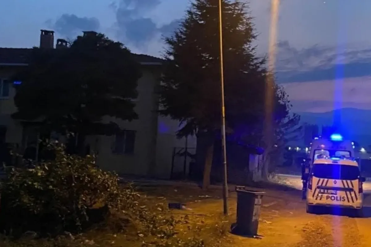 Evinde ölü bulundu