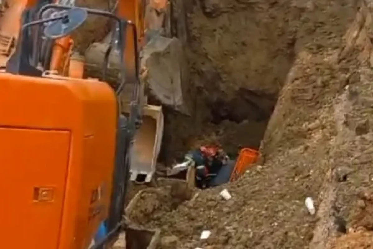 Toprak Yığınının Altında Kalan İşçi Kurtarıldı