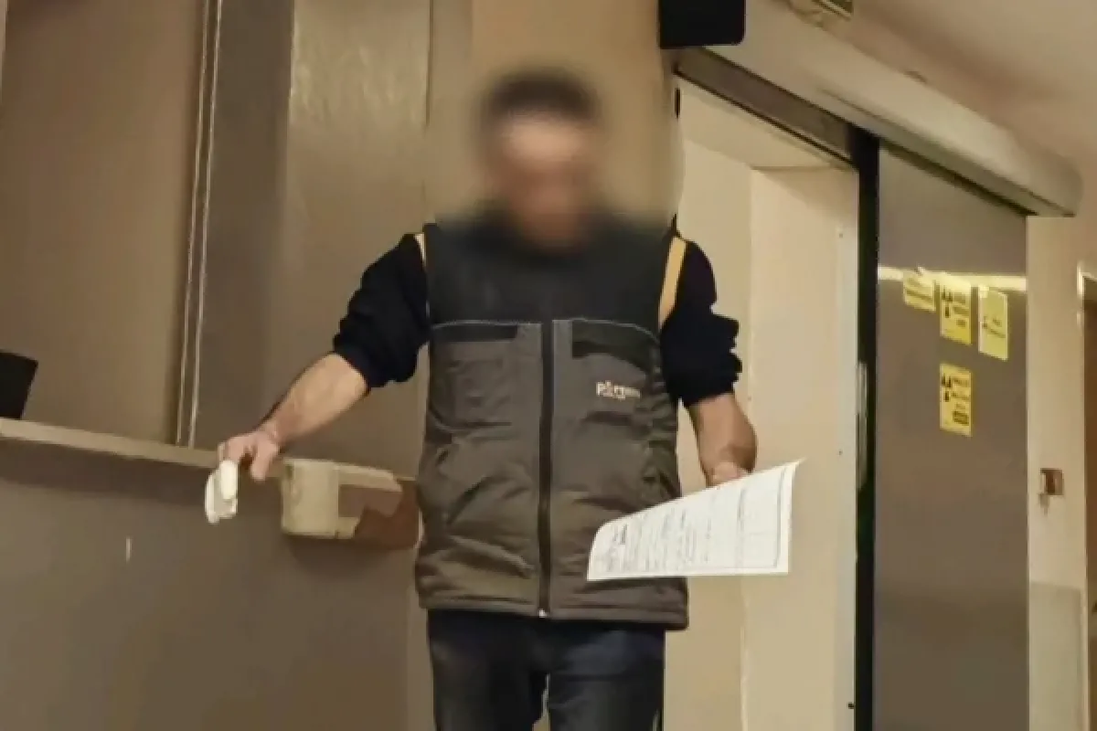 Elini makineye kaptırdı!