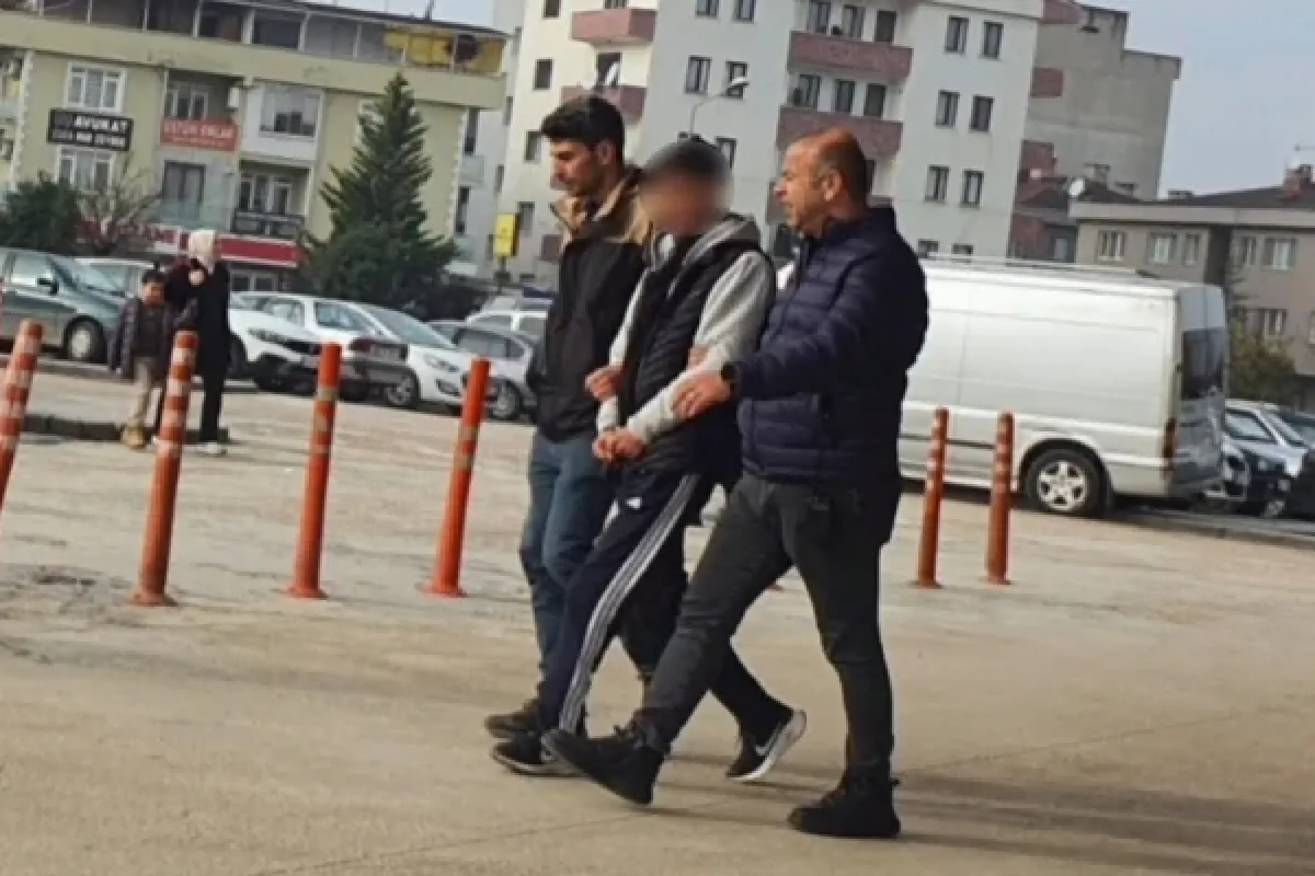 Oto faresi yakayı ele verdi