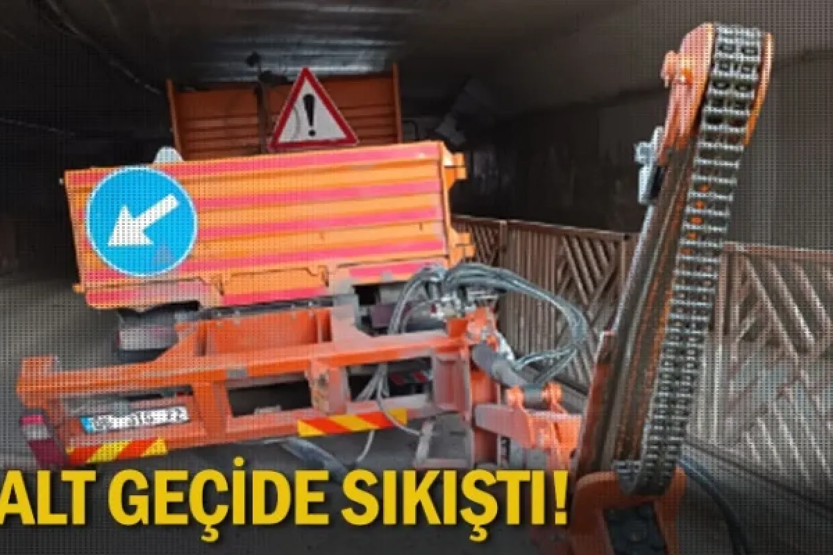 Alt geçide sıkıştı!