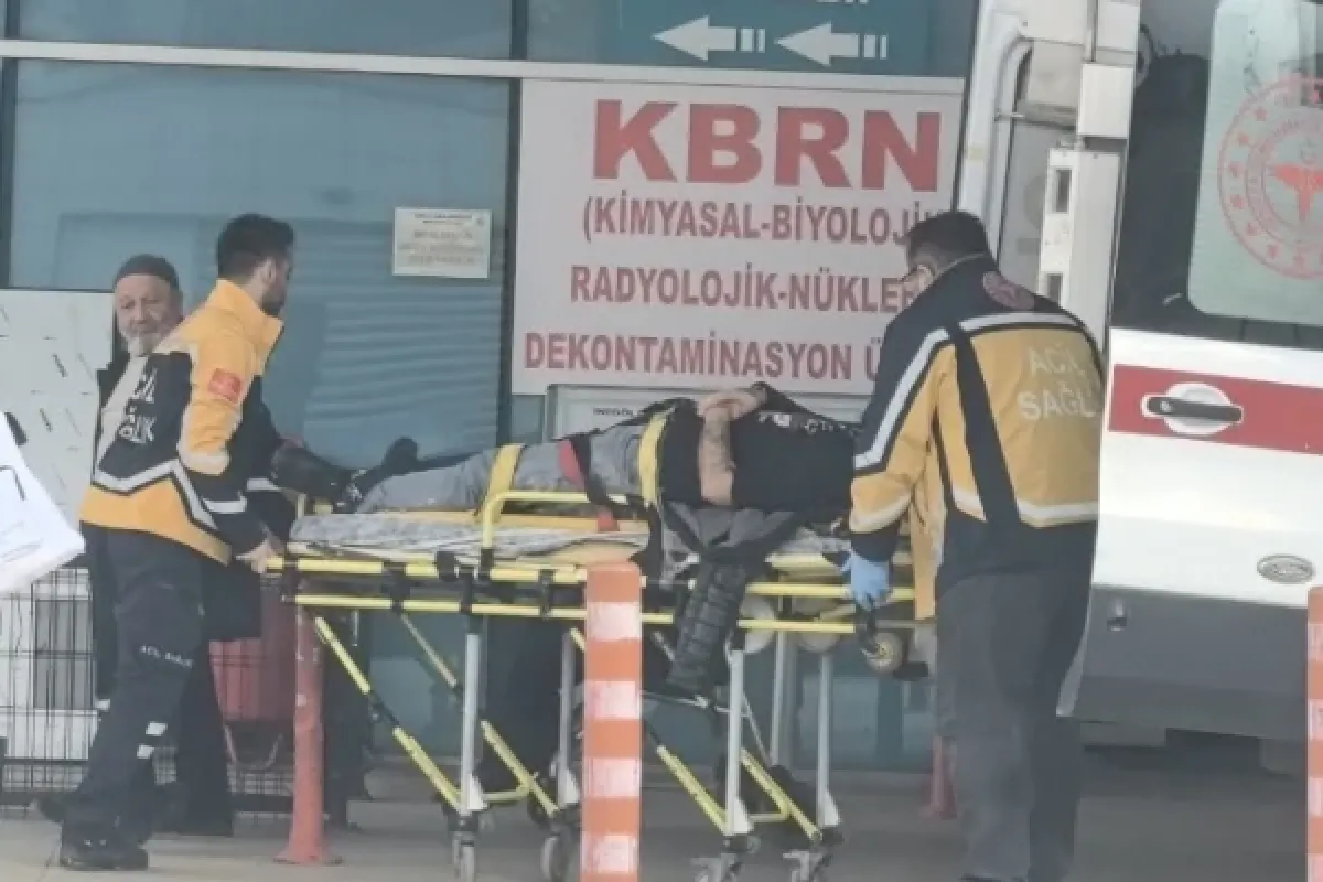 Tabelaya çarpan motosikletli yaralandı