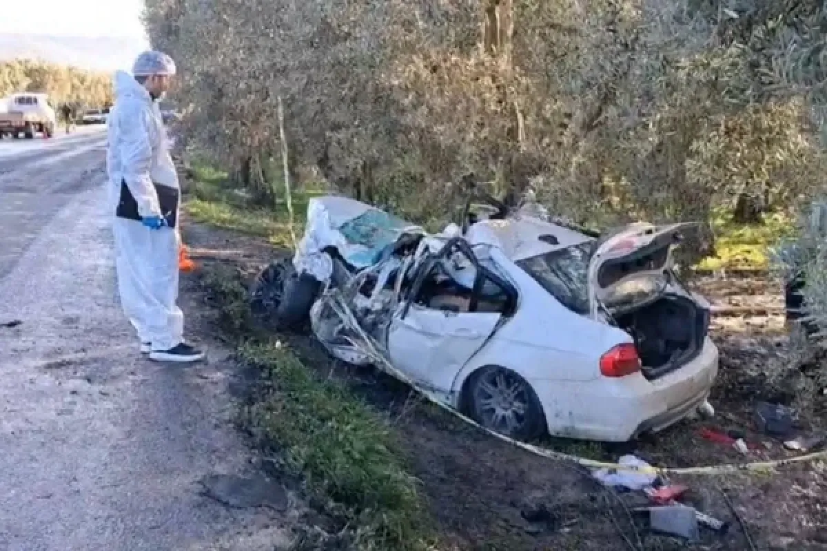 Bursa'da Tanker ile Otomobil Kafa Kafaya Çarpıştı: Muhtar Hayatını Kaybetti