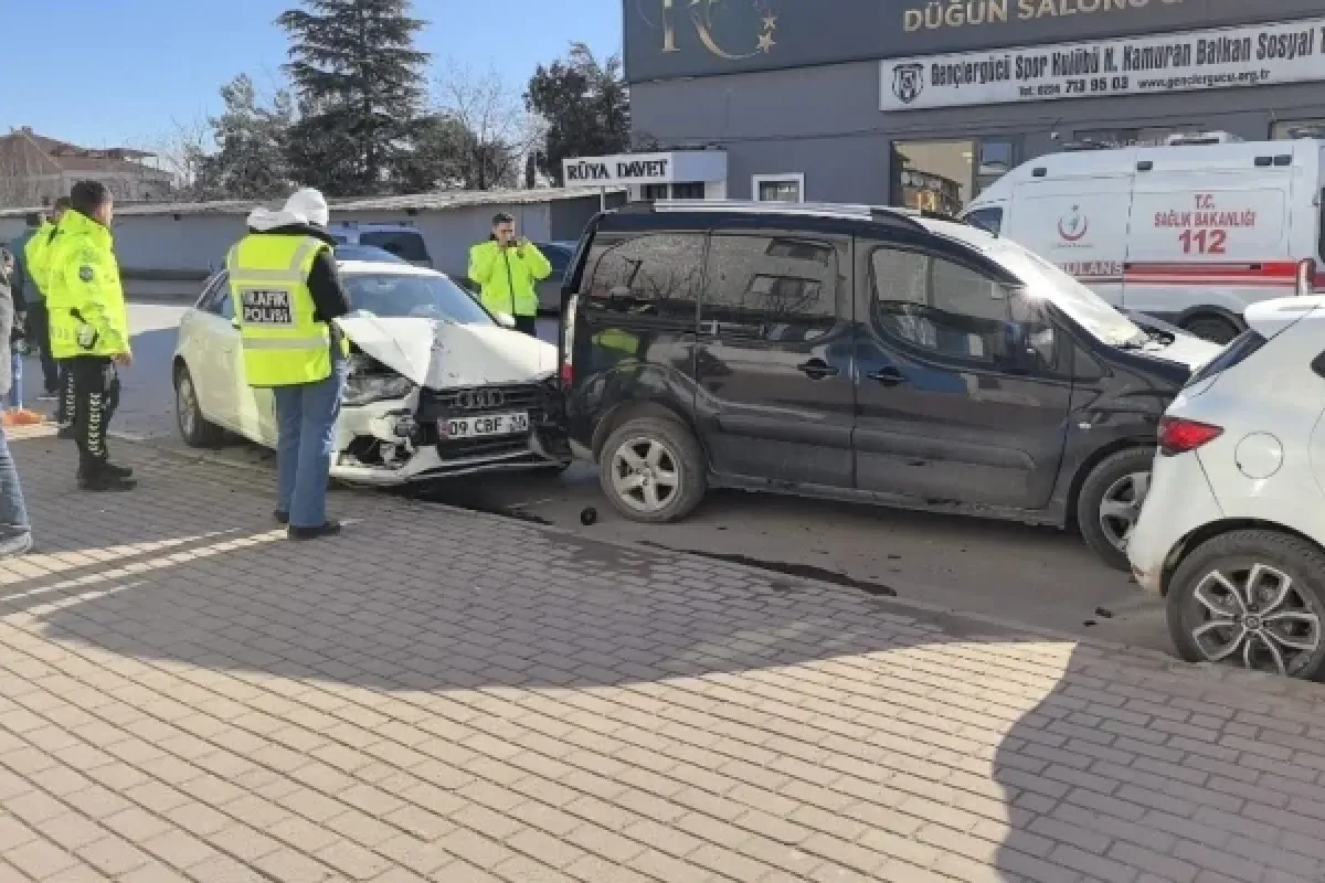 Kontrolden çıkan otomobil ...