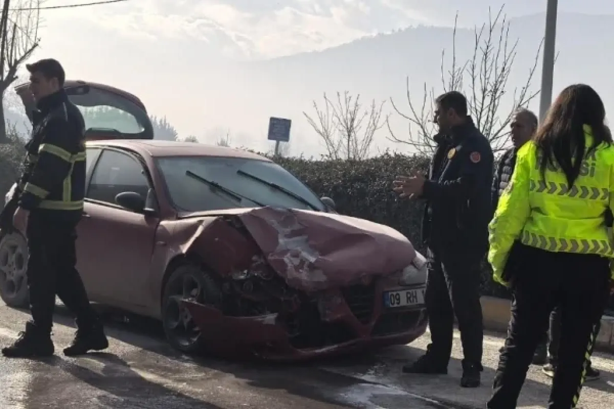 Kaza sonrası araçta yangın çıktı