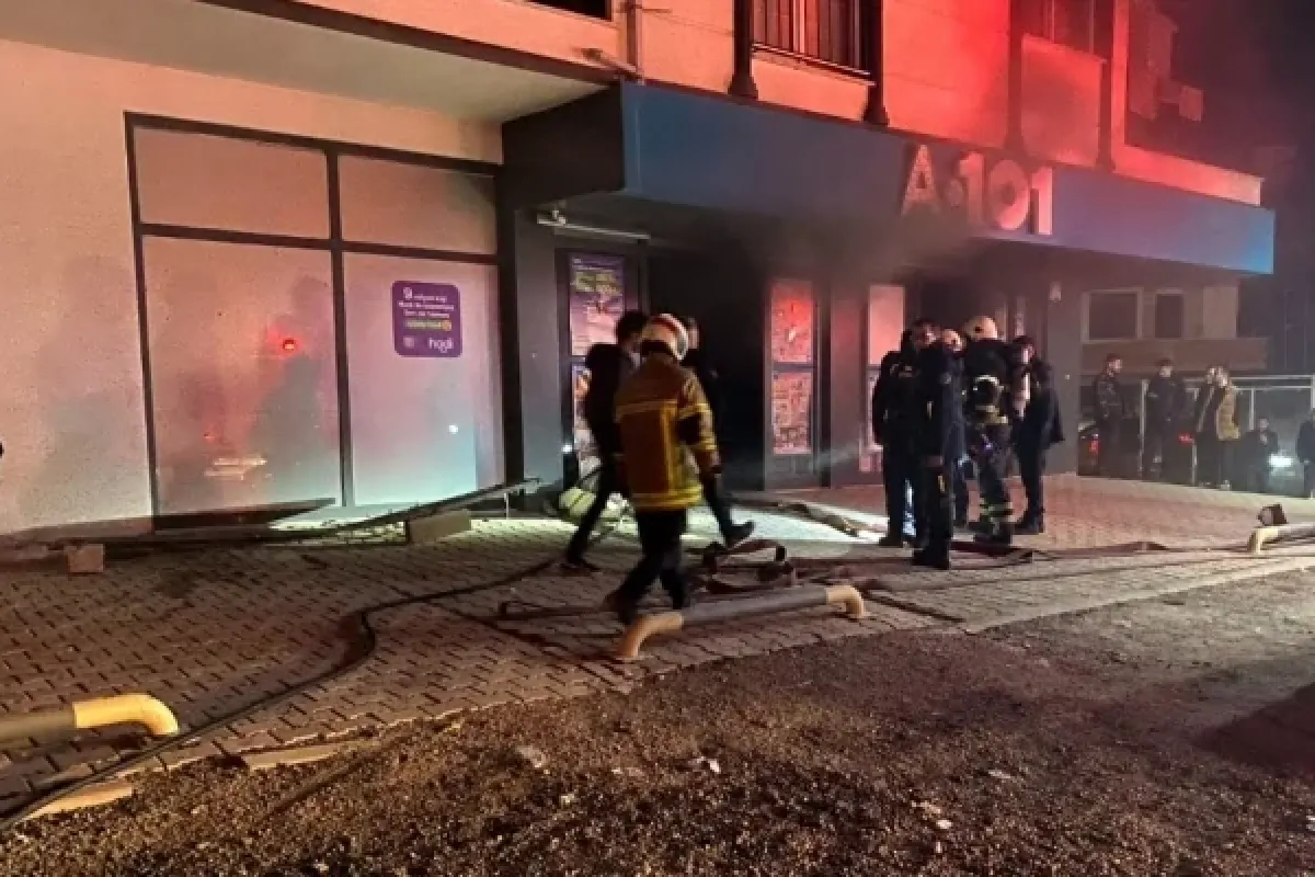 İnegöl'de zincir marketin deposunda yangın