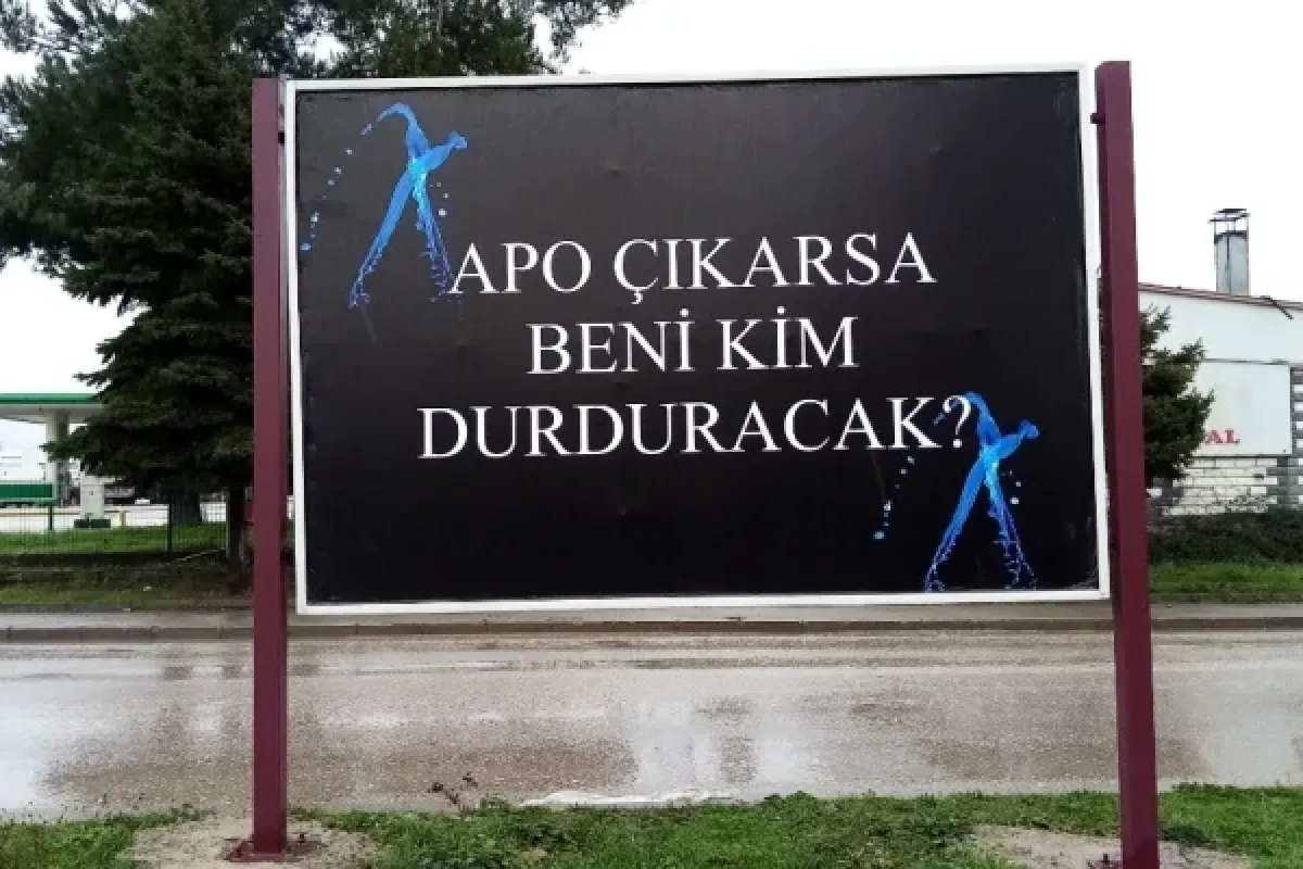 İnegöl'de dikkat çeken reklam panosu!