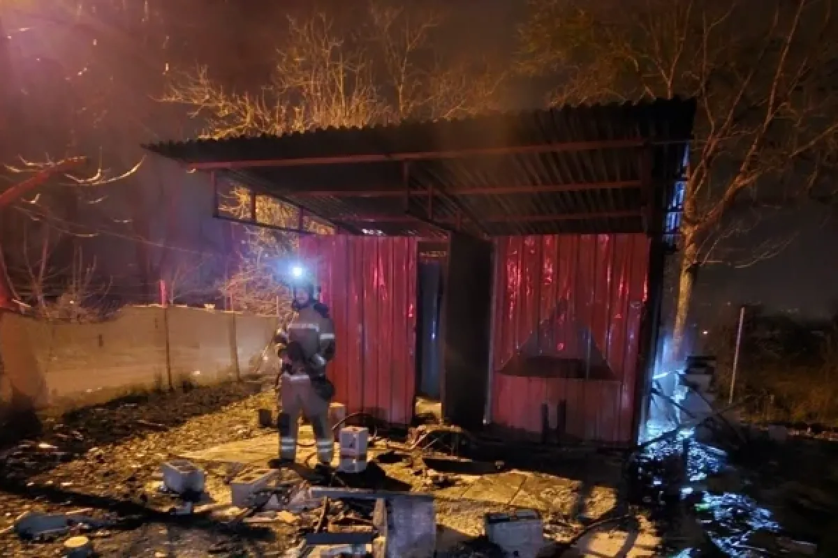 İnegöl'de baraka yangını