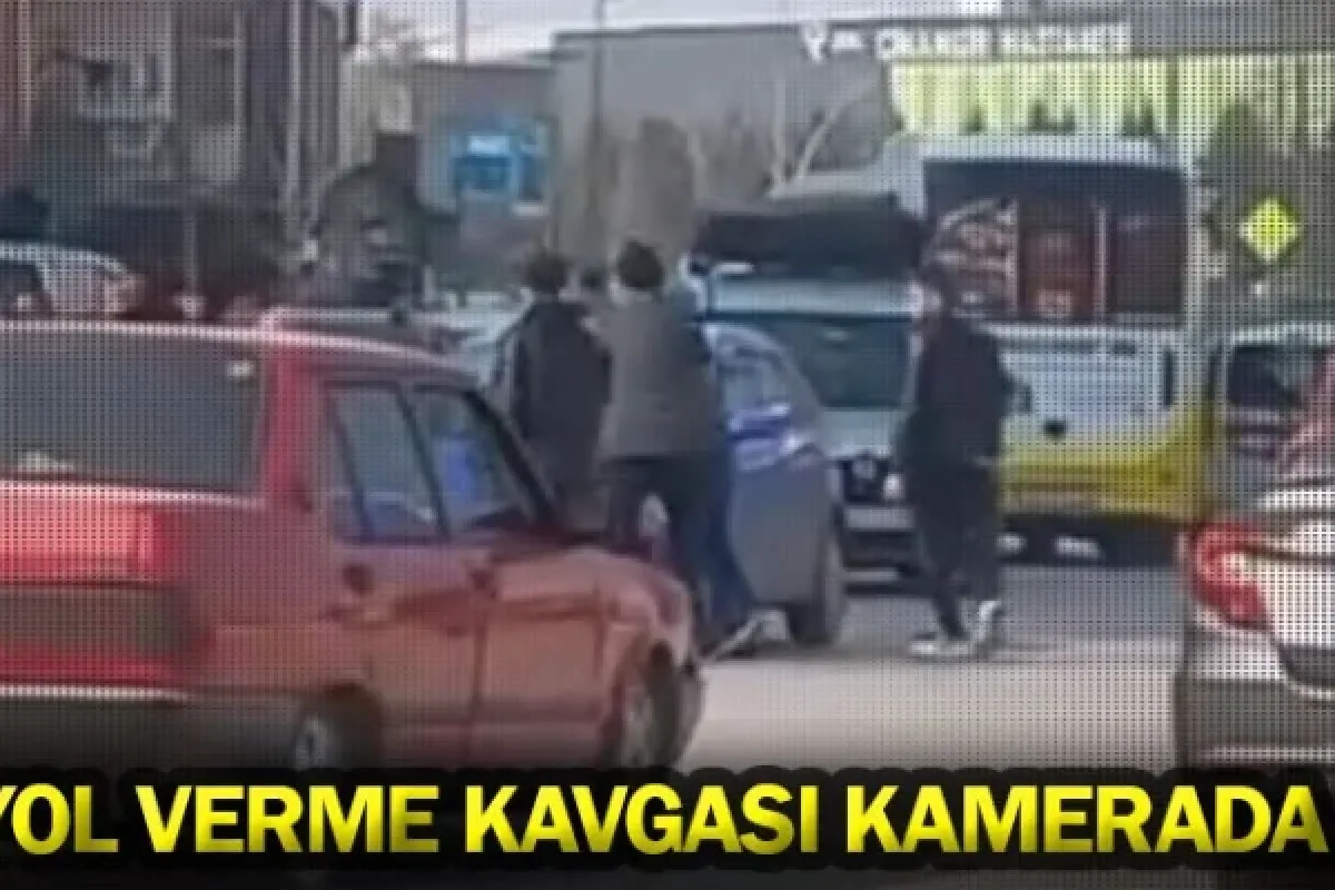 İnegöl'de yol verme kavgası kamerada