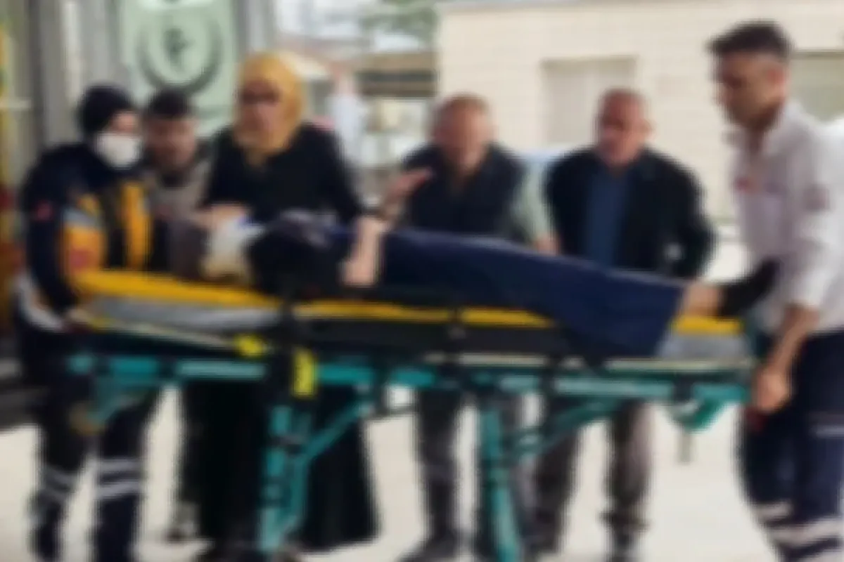 Motosikletin çarptığı genç kız yaralandı