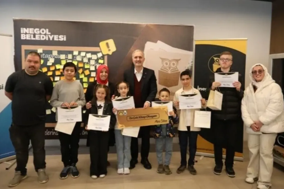 İnegöl Belediyesi Nöbetçi Kitaphanelerinin En’leri Ödüllerini Aldı