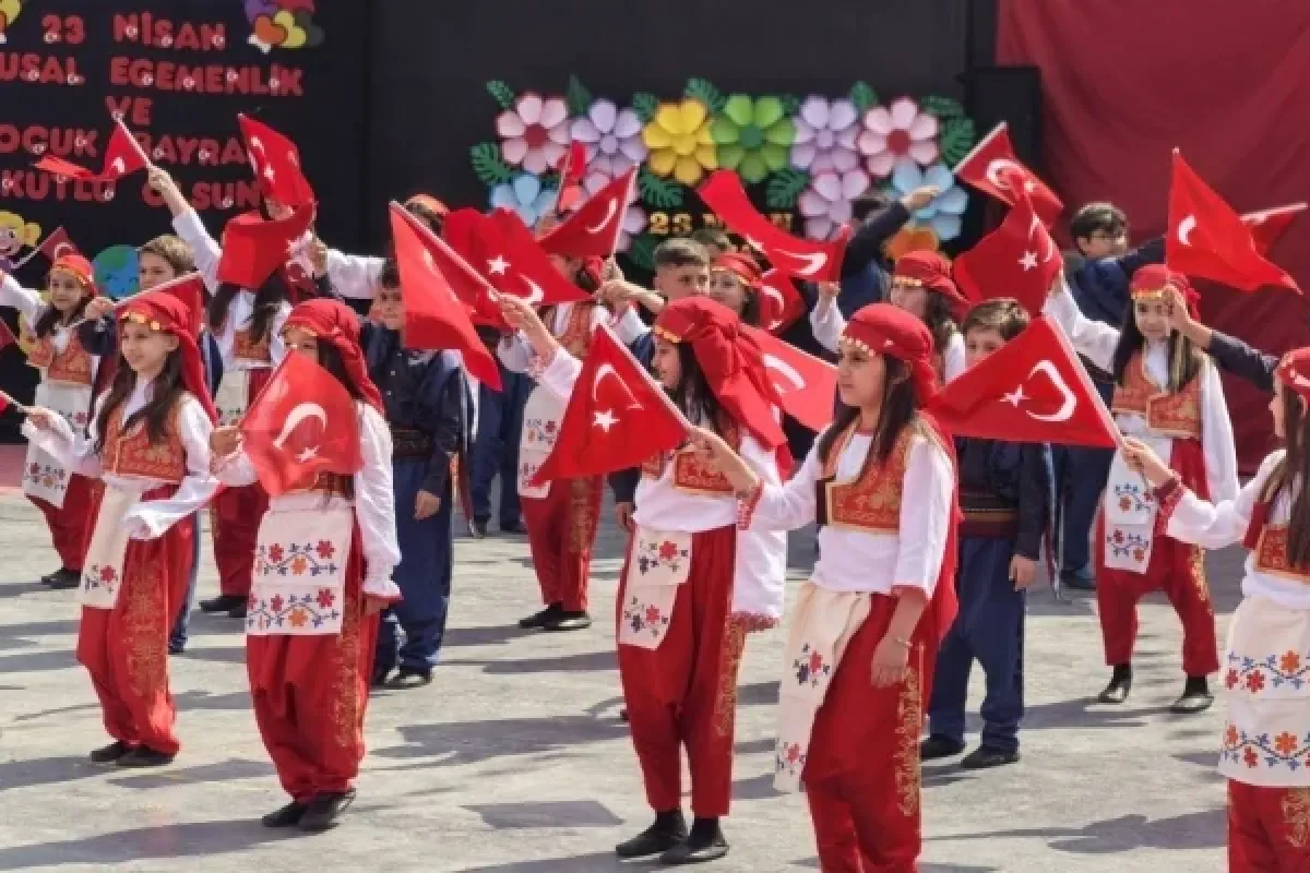 İnegöl'de 23 Nisan coşkusu