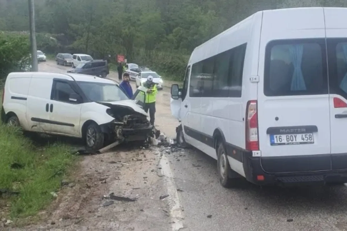 Gündüzlü yolunda kaza! Çok sayıda yaralı var...