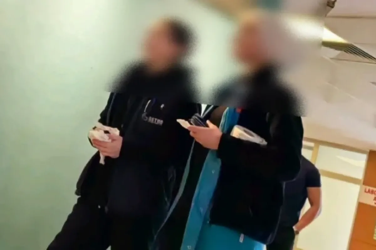 Elini makineye kaptırdı!