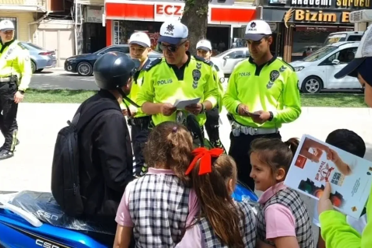 İnegöl'de "Bir Kural Bir Ömür" sloganıyla ’Trafik Haftası’ etkinlikleri yapıldı