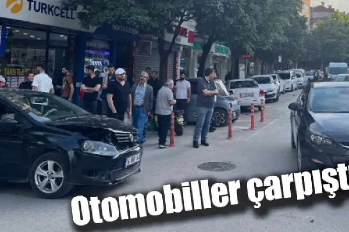 Otomobiller çarpıştı