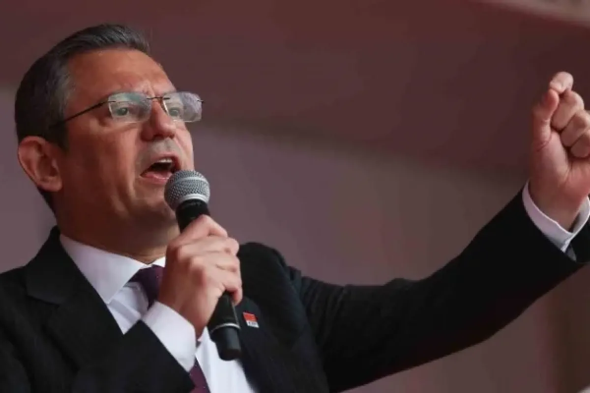 CHP lideri Özel'den Cumhurbaşkanı Erdoğan'a: Üzerlerine düşeni yapsınlar, kaya gibi arkalarındayız