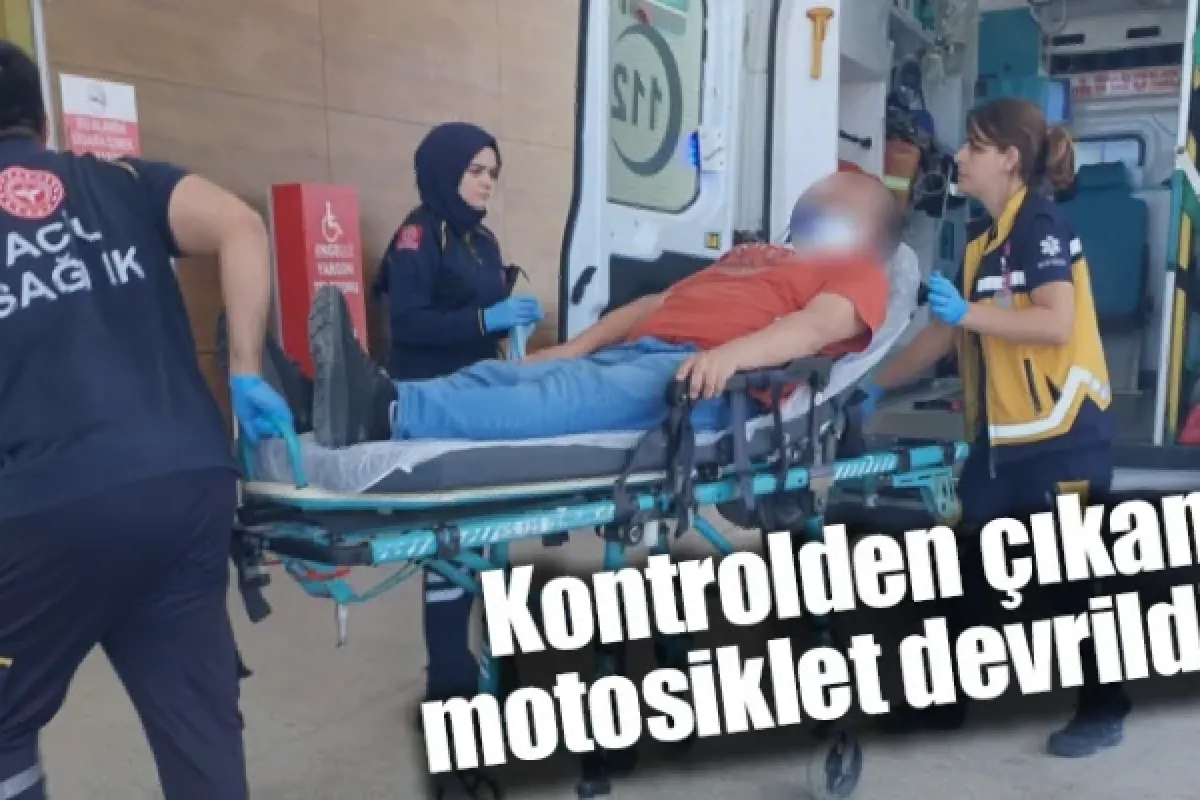 Kontrolden çıkan motosiklet devrildi