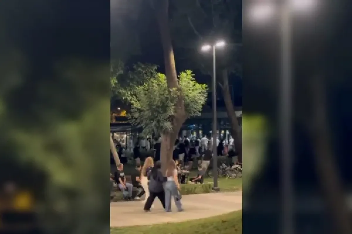 Gençler sokak ortasında birbirine girdi!