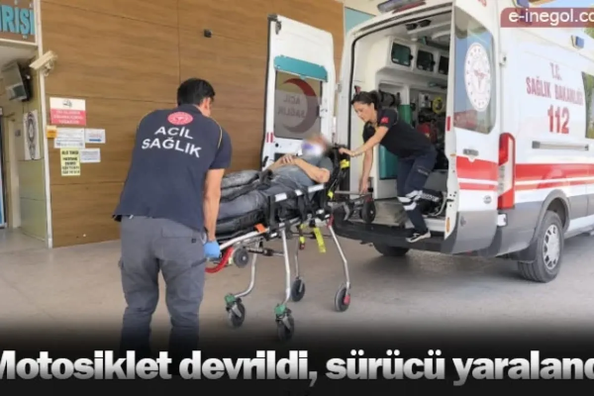 Motosiklet devrildi, sürücü yaralandı