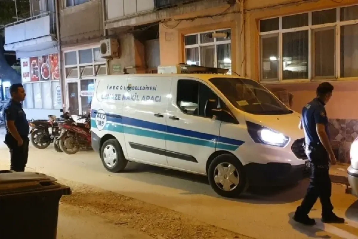 Evinde ölü bulundu