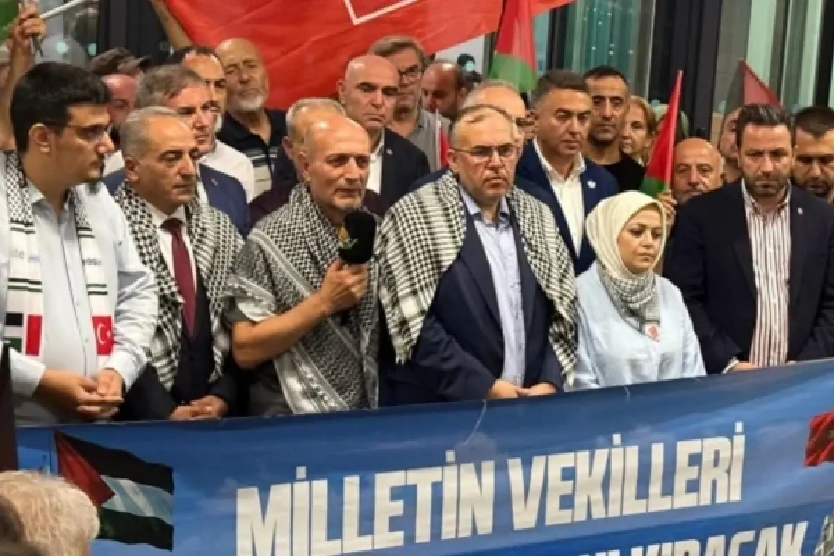 Saadet Partisi Bursa Milletvekili Mehmet Atmaca, Özgürlük Filosu’na katıldı