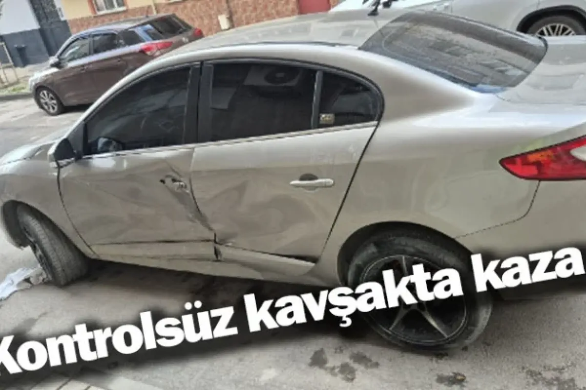 Kontrolsüz kavşakta kaza