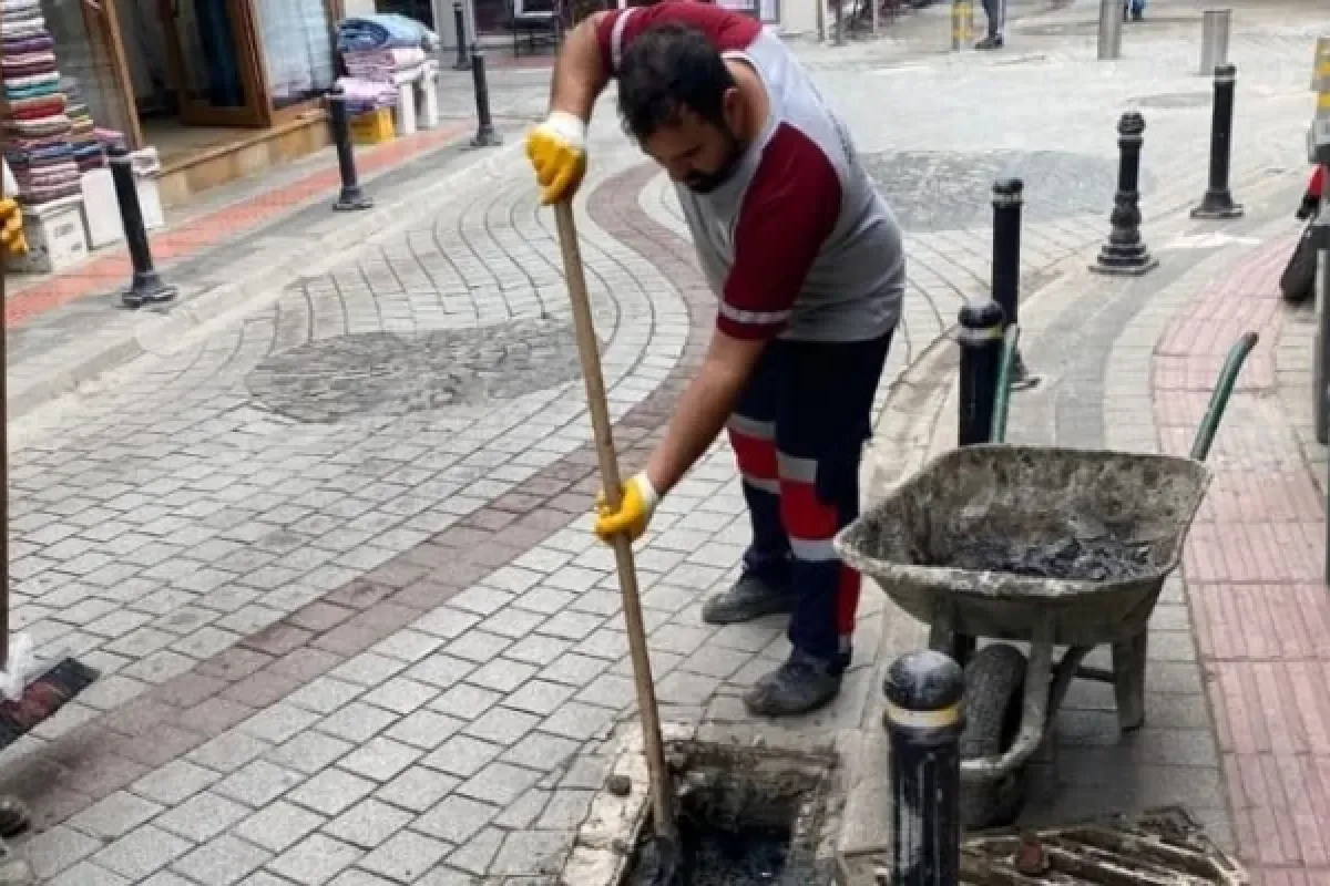 İnegöl Belediyesi’nden Rögar Temizliklerine Destek