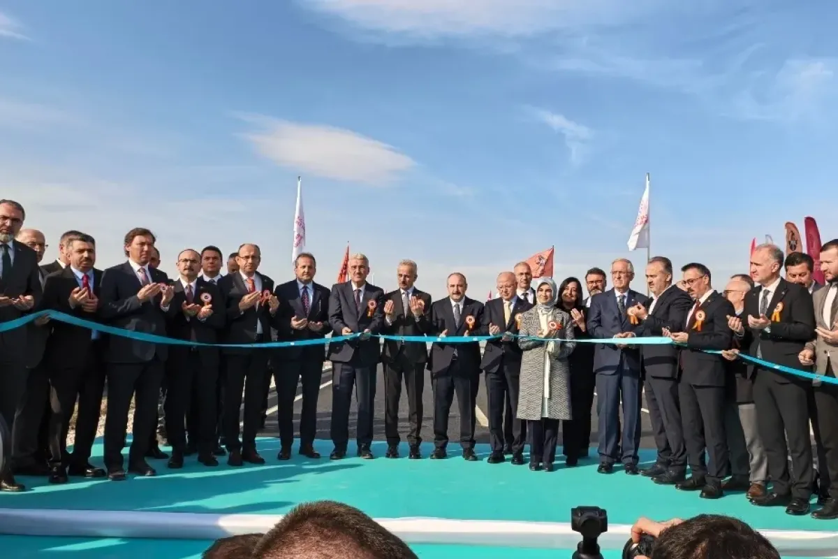 Ağaç İşleri Kavşağı Açıldı